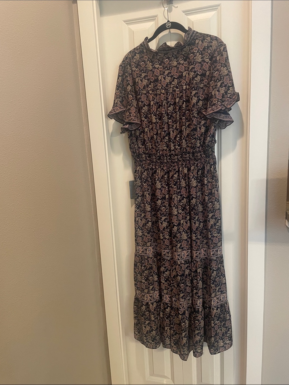 NWT Max Studio Flutter Sleeve Tiered Maxi Dress in a Navy Botanical Tapestry - Picture 3 of 5
